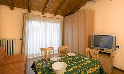 Hotel Residence Dei Fiori Бавено Экстерьер фото